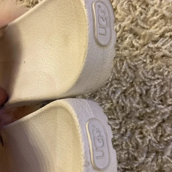 UGG real fur slippers size 9 - Picture 3 of 3